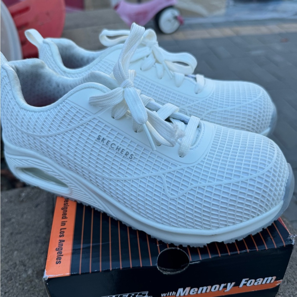 Skechers Womens Composite Toe White Slip Resistant Lace-Up Shoe 108072 Size 7
